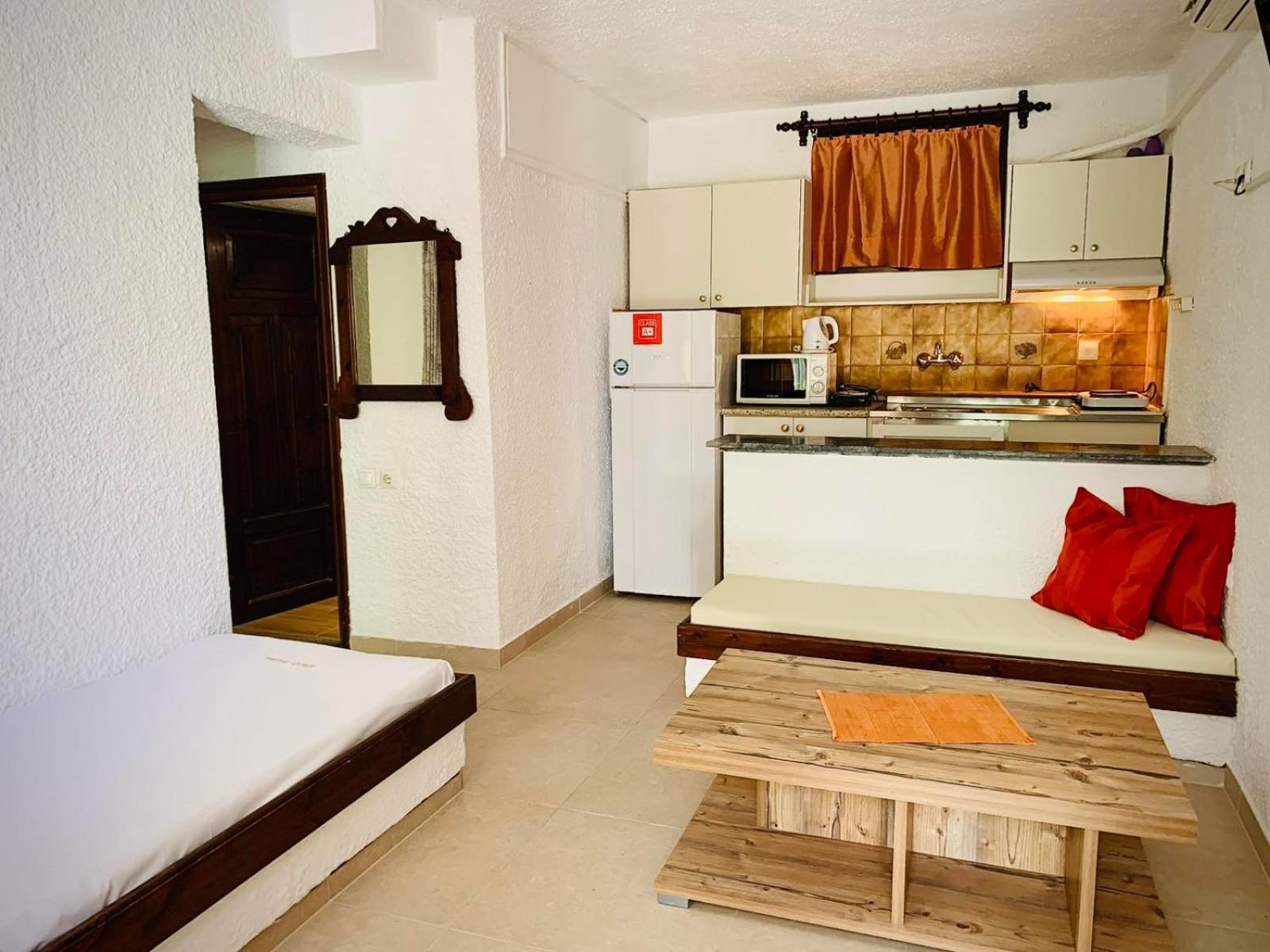 Argo Apartments Nea Poteidaia Room photo